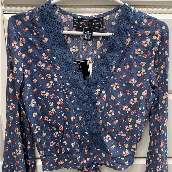 Polly & Esther Navy Floral Lace Trim Blouse. Beautiful and Feminine. XS. NWT - Picture 6 of 11